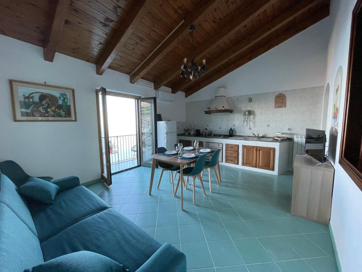 Seaview Apartments Фуроре Екстер'єр фото