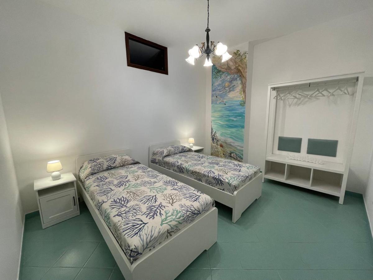 Seaview Apartments Фуроре Екстер'єр фото